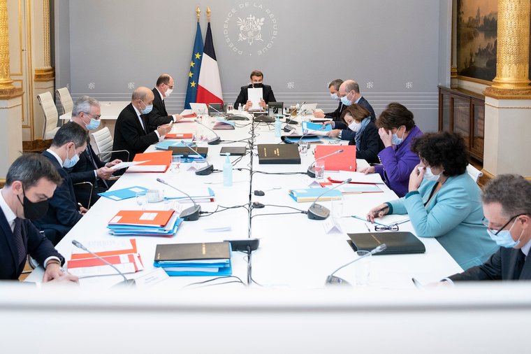 ATTEINTE À LA DÉMOCRATIE PAR ABUS DE CONSEIL DE DÉFENSE ? DOSSIER 2